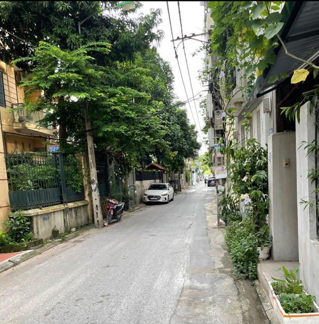 Môi giới 'mắt đỏ' săn nhà tỷ đô trong hẻm cho khách đặt mua - Ảnh 1. Môi giới 'mắt đỏ' săn nhà tỷ đô trong hẻm cho khách đặt mua - Ảnh 1.