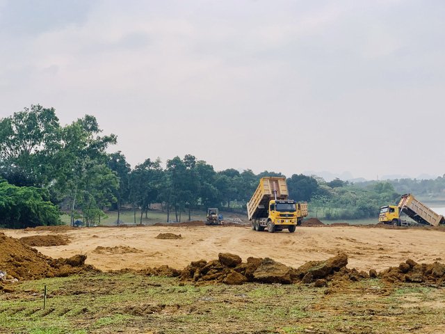 Tập đoàn dầu khí đang san nền để triển khai giai đoạn 2 tại hồ Đồng Chanh.