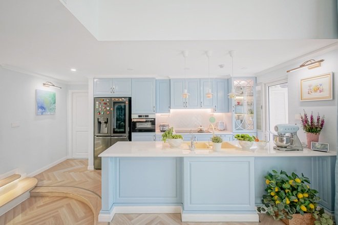 Khám phá nội thất căn hộ có tới 3 khu "bếp" như trong truyện tranh