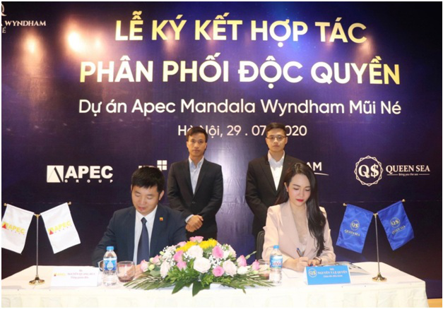 Lễ ký kết đại lý độc quyền dự án Apec Mandala Wyndham Mũi Né giữa Apec Group và Queen Sea.