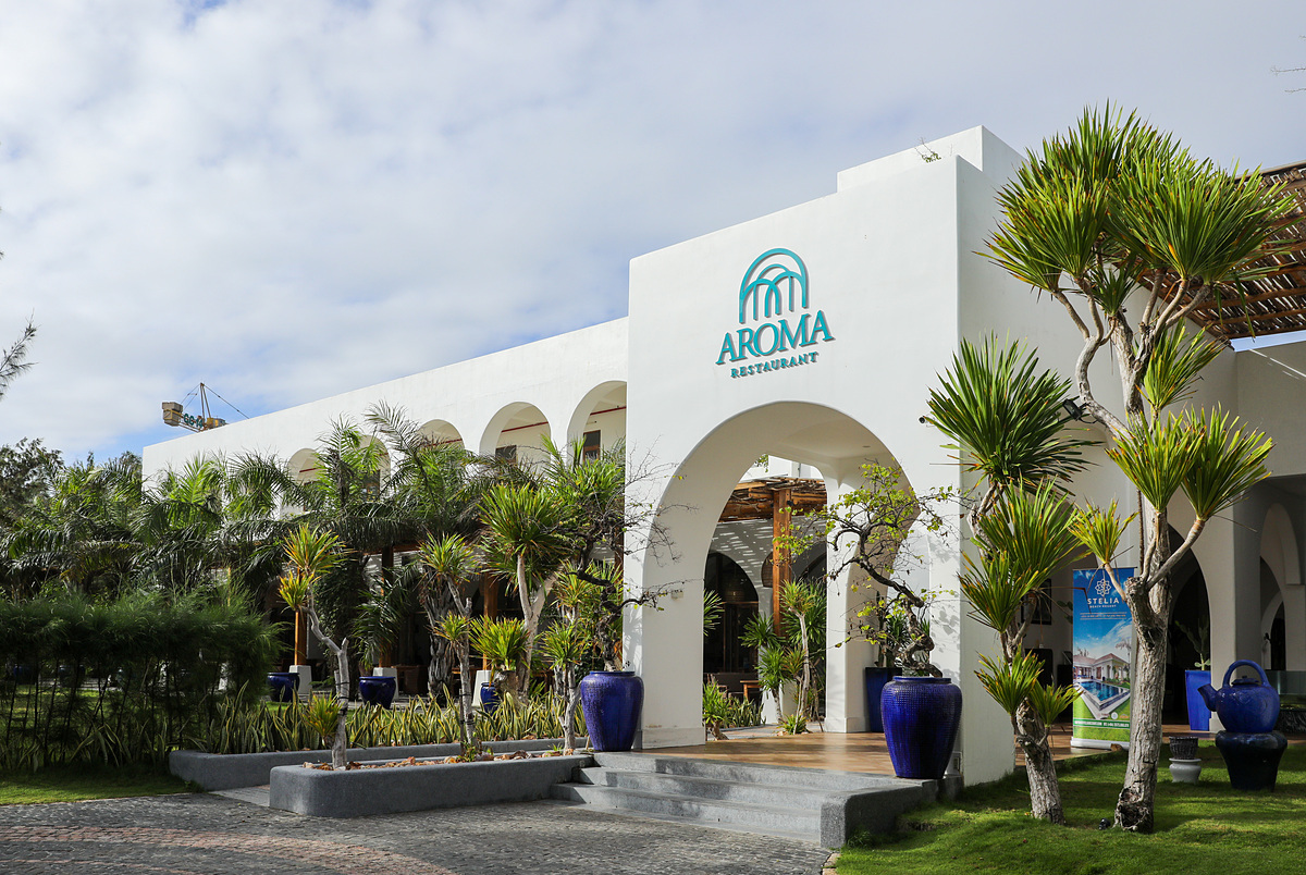 Nhà hàng Aroma với lối kiến trúc Địa Trung Hải sẽ là một trong những điểm nhấn tiện ích tạo sức hút cho Thera Premium trong tương lai. Ảnh: Quỳnh Trần.
