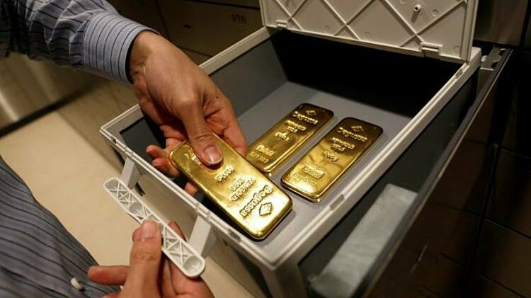 Giới giàu Hong Kong đang chuyển bớt vàng ra nước ngoài. Ảnh: Reuters