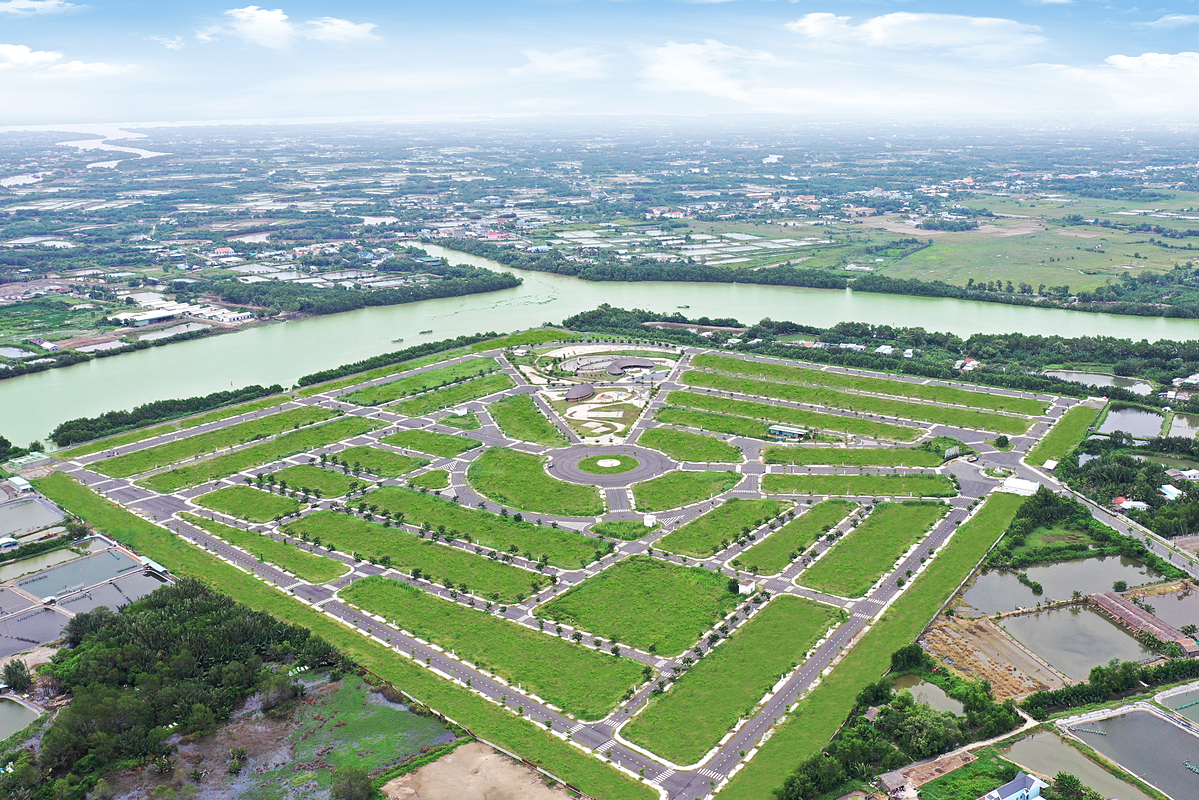 Saigon Riverpark ôm trọn 500 m bờ sông Cần Giuộc đã hoàn thiện cơ sở hạ tầng.