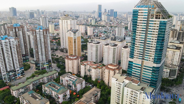 Cận cảnh cao ốc đội thêm 33 tầng xé nát quy hoạch ở Hà Nội - Ảnh 9.