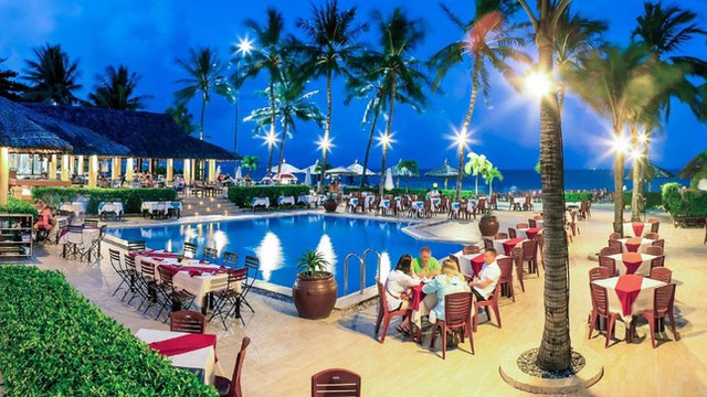 Khánh Hòa sẽ di dời hai nhà hàng chắn biển ở Nha Trang - Ảnh 3.
