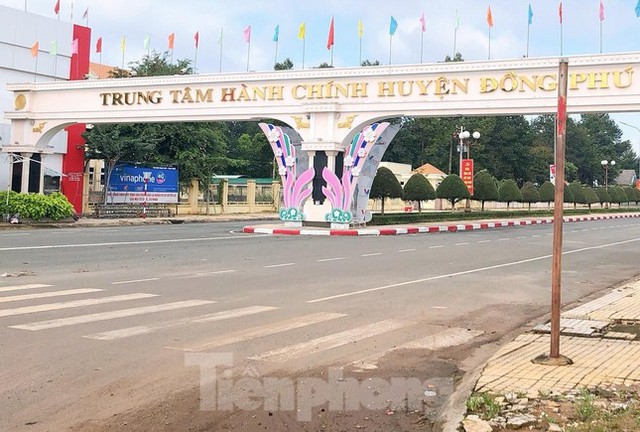 Chủ tịch tỉnh Bình Phước chỉ đạo xử lý nghiêm tình trạng tự ý mở đường, phân lô - Ảnh 1.