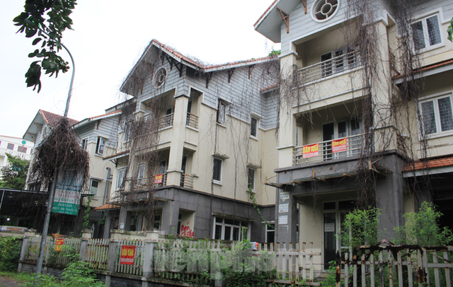 Nguyên nhân khiến nhà xây sẵn tại Hà Nội và TP.HCM đồng loạt tăng giá - Ảnh 1.