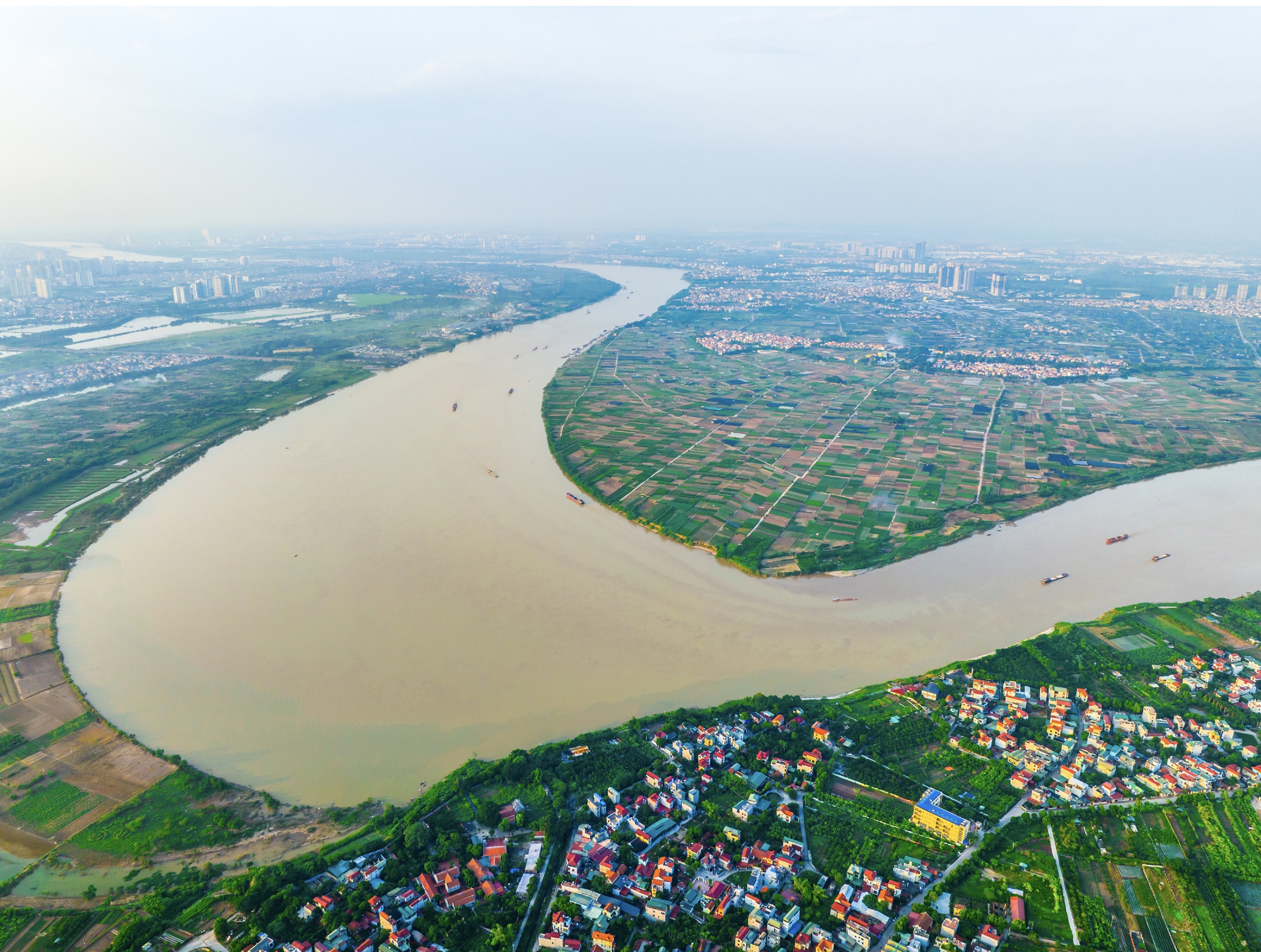 Từ vùng đất bị lãng quên bên kia sông Hồng, khu Đông đang trở thành cực tăng trưởng lớn nhất thủ đô - Ảnh 3.