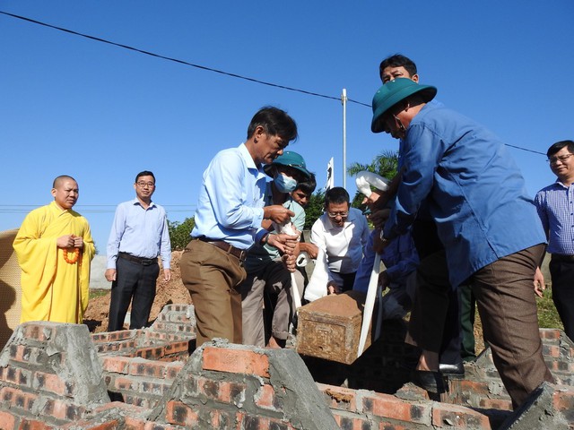 Huyện Mê Linh di dời nhiều ngôi mộ để phục vụ công tác giải phóng mặt bằng đường vành đai 4 - Ảnh 2.