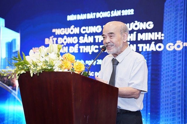 GS.  Đặng Hùng Võ: Cơn sốt đất vừa qua khiến người Việt đi làm 120 năm mới mua được nhà - Ảnh 1.