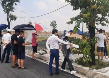 Bất động sản “đóng băng”, vì sao chỉ có hiện tượng doanh nghiệp giảm giá, không thấy nhiều nhà đầu tư nhỏ lẻ bán cắt lỗ sâu?