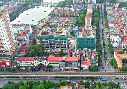 Giá thuê chung cư tại Hà Nội tăng chóng mặt, nhà đầu tư chuyển từ đất nền sang căn hộ chung cư - Ảnh 1.