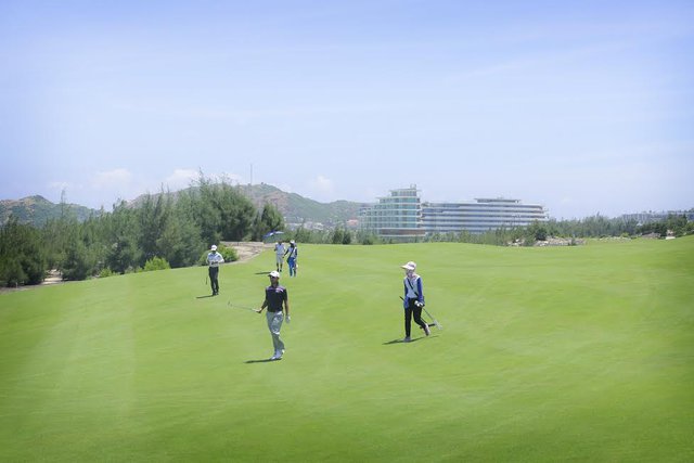 Hà Tĩnh thu hút hàng loạt dự án sân golf - Ảnh 1.