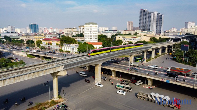 8 đoàn tàu metro Nhổn - ga Hà Nội chạy thử trong môi trường hạn chế - Ảnh 3.