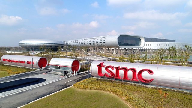 TSMC công bố đầu tư 40 tỷ USD vào Mỹ, Washington thắng lớn trong cuộc cạnh tranh chất bán dẫn - Ảnh 2.