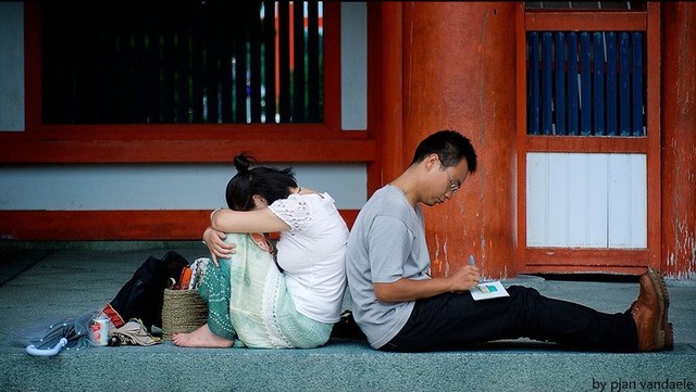 Trung Quốc và quả bom chờ phát nổ: Không nhà, ít tiền, giới trẻ sợ lấy chồng - Ảnh 2.