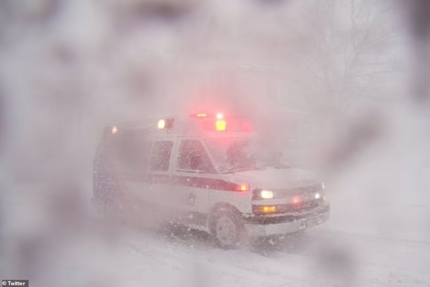     Hình ảnh trận bão tuyết kinh hoàng ở Mỹ khiến hàng chục người thiệt mạng - Ảnh 2.