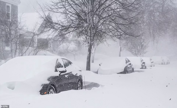     Hình ảnh trận bão tuyết kinh hoàng ở Mỹ khiến hàng chục người thiệt mạng - Ảnh 4.