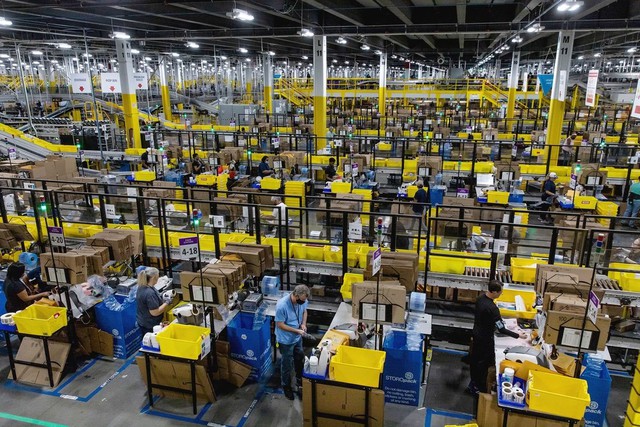 Amazon bị công ty đối tác Việt Nam kiện đòi 280 triệu USD - Ảnh 1.