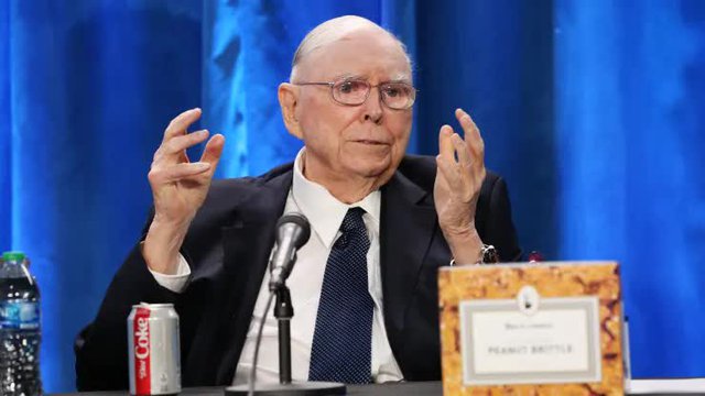 Charlie Munger: Cánh tay phải từng ghen tị với Warren Buffett đã vượt qua sự ghen tị về sự giàu có như thế nào?  - Ảnh 1 .