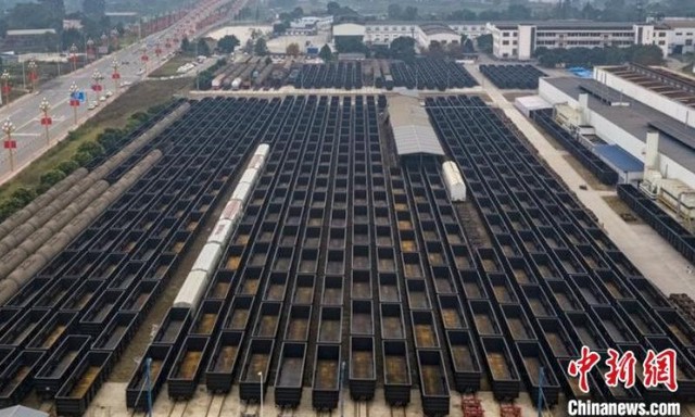 300 chuyến tàu hàng Made in China sắp cập bến Lào: Đường sắt Trung-Lào biến ga Viêng Chăn thành cảng cạn trên đất liền - Ảnh 1.