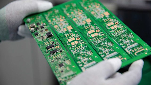 Doanh nghiệp sản xuất chip rời Trung Quốc tránh rủi ro: Việt Nam là 1 trong 2 điểm đến sáng giá - Ảnh 1.