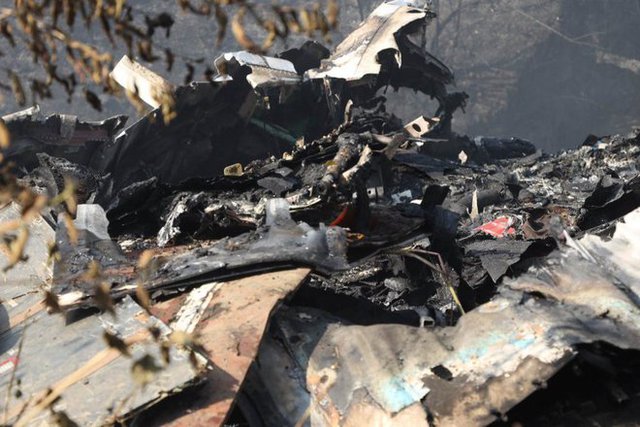 Máy bay Nepal nghiêng 90 độ trước khi rơi khiến 72 người và nhân chứng thiệt mạng - Ảnh 3.