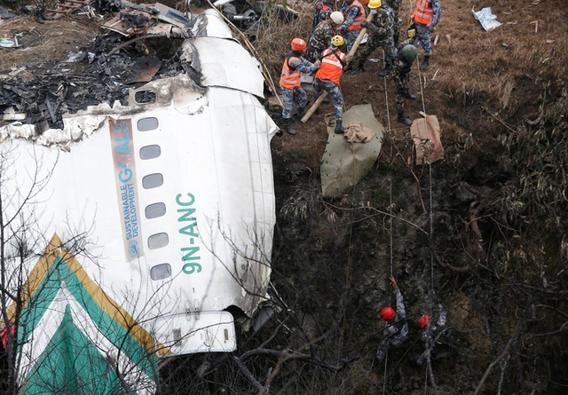 Đã tìm thấy hộp đen của chiếc máy bay ATR 72 gặp nạn ở Nepal - Ảnh 1.