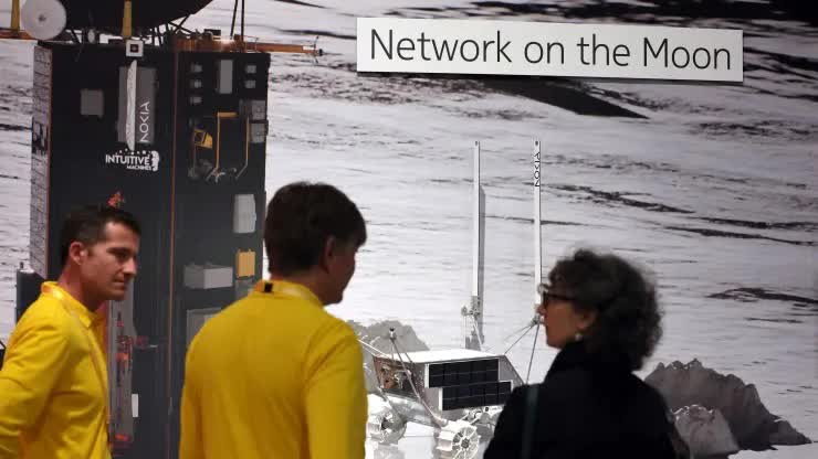 Các phi hành gia sẽ được dùng mạng 4G của Nokia trên Mặt trăng, thoải mái livestream về Trái đất theo thời gian thực - Ảnh 1.