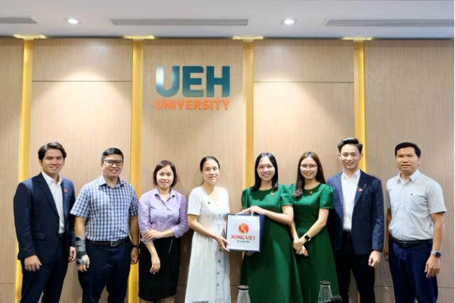 Rồng Việt tổ chức cuộc thi đầu tư chứng khoán thực tế cho sinh viên - Ảnh 1