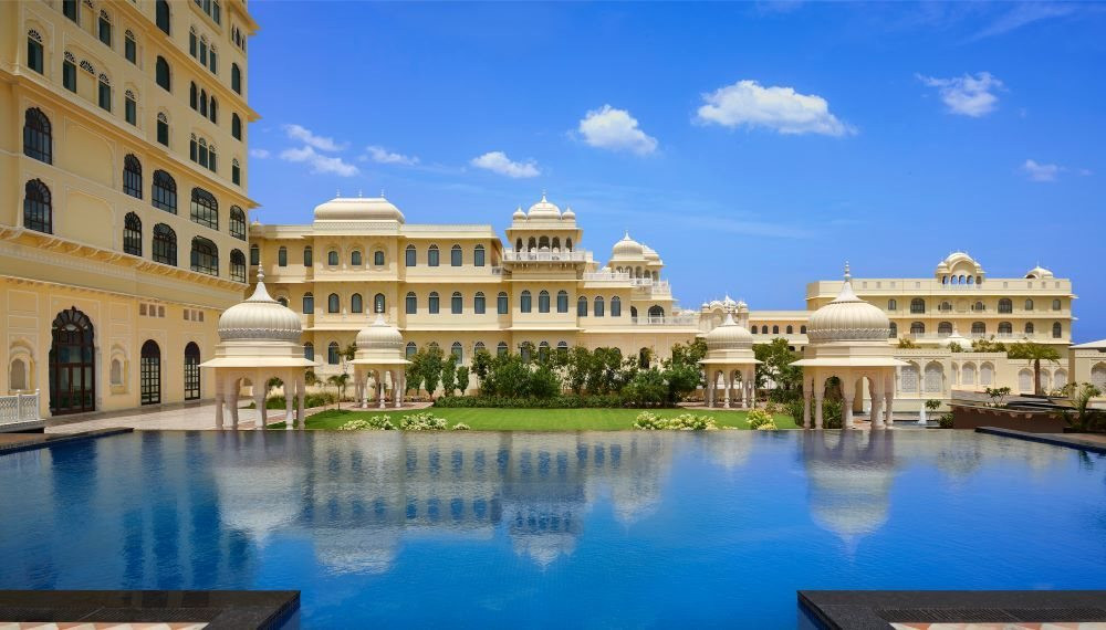 Tỷ phú Ấn Độ xây khách sạn đẹp như cung điện hoàng gia - Ảnh 5