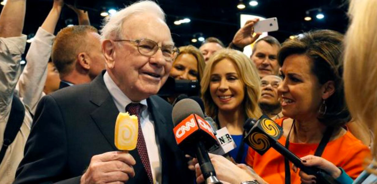 Sở hữu cổ phiếu tăng giá hơn 4.000.000%, Warren Buffett vừa “giúp” một nhà đầu tư đi từ con số 0 trở thành một trong những người giàu nhất nước Mỹ