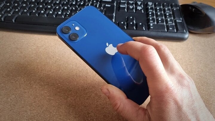 Tính năng độc đáo của logo quả táo trên iPhone - Ảnh 1