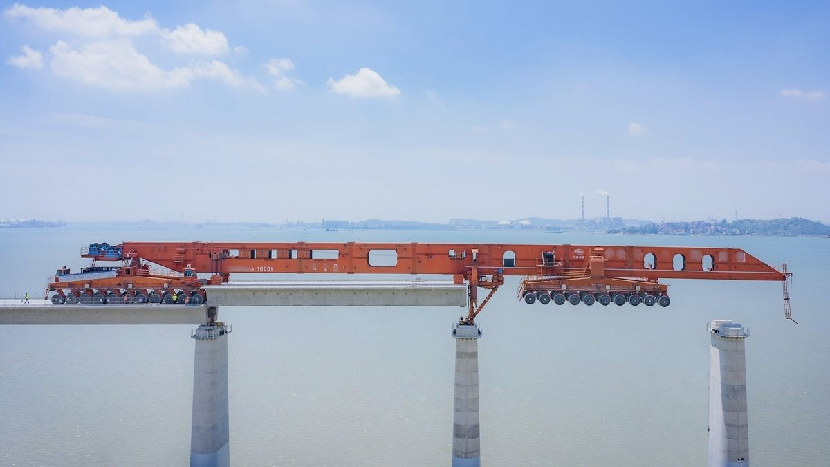 Làm thế nào Trung Quốc xây được cầu đường sắt cao tốc xuyên biển dài 15km chỉ trong hơn 2 năm?  - Ảnh 2.