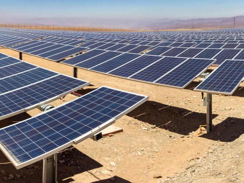 Trung Quốc một lần nữa khiến thế giới ngưỡng mộ: 5.000 người xây nhà máy điện mặt trời lớn nhất thế giới với 4 triệu tấm pin giữa sa mạc, bán điện với giá chỉ hơn 300 đồng/kWh - Ảnh 3