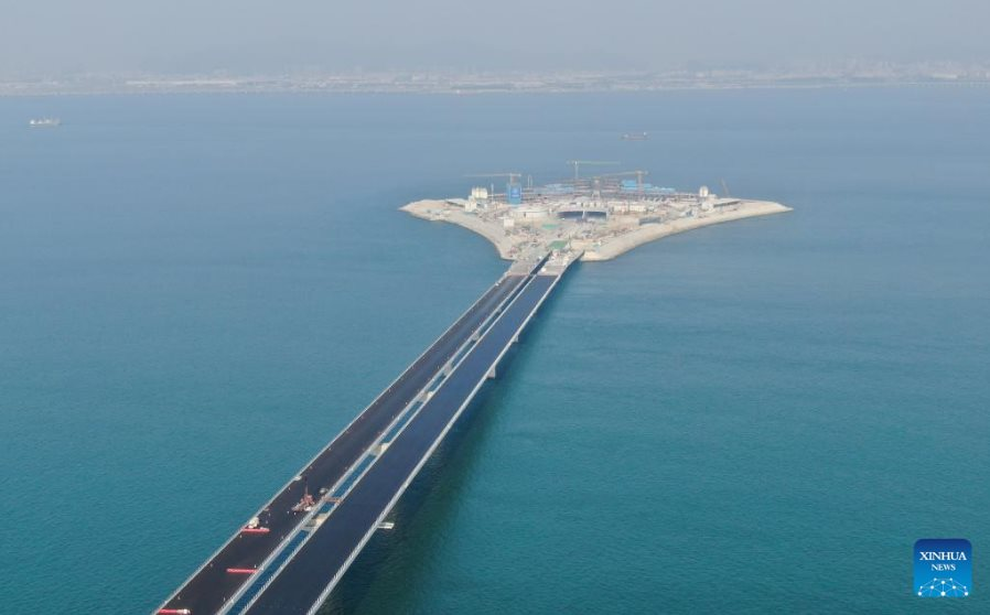 Trung Quốc hoàn thành đường hầm cao tốc xuyên biển, tiến gần hoàn thành dự án lớn 1 đường hầm, 2 cầu và 2 đảo nhân tạo với thách thức hàng đầu thế giới - Ảnh 3.