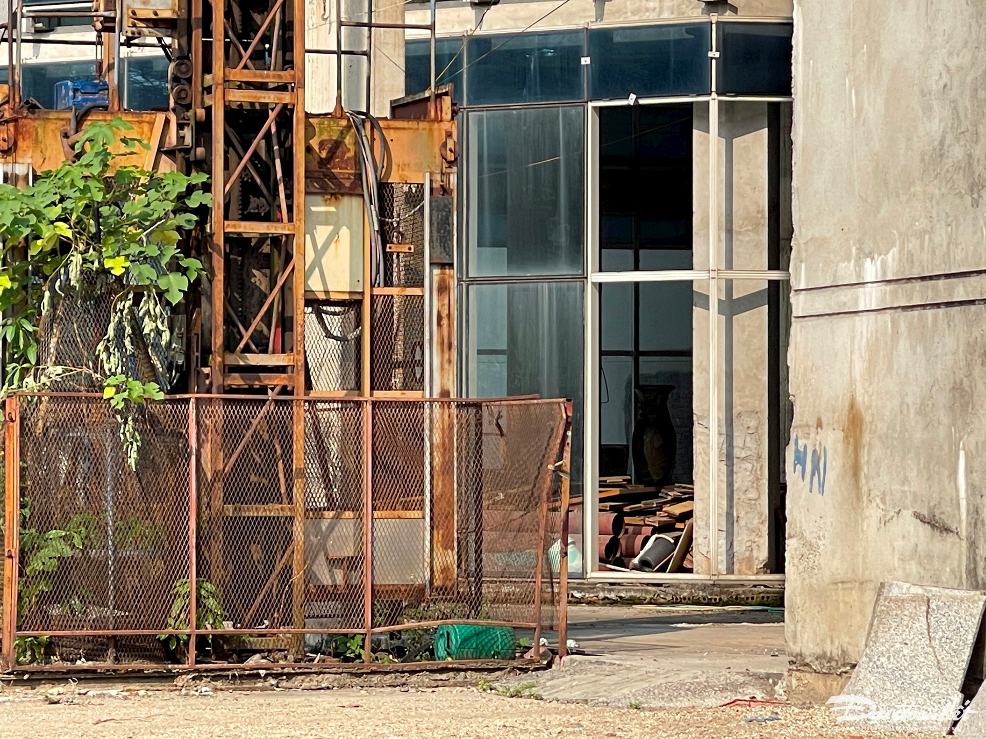 Hà Nội: Bệnh viện quốc tế 50 triệu USD bị bỏ hoang hơn 2 thập kỷ - Ảnh 11