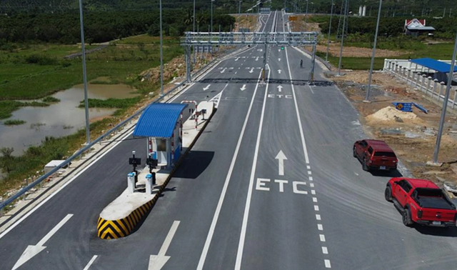 Bộ Giao thông Vận tải phê duyệt thí điểm thu phí không dừng và dỡ bỏ rào chắn tại 3 dự án đường cao tốc - Ảnh 1.