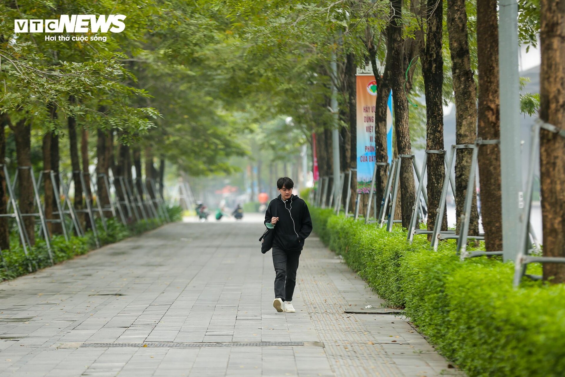 Cận cảnh 2 tuyến đường ở Hà Nội đề xuất thiết kế làn đường dành riêng cho xe đạp - Ảnh 4