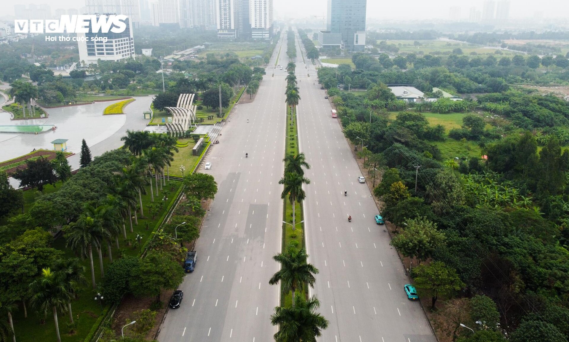 Cận cảnh 2 tuyến đường ở Hà Nội đề xuất thiết kế làn đường dành riêng cho xe đạp - Ảnh 2