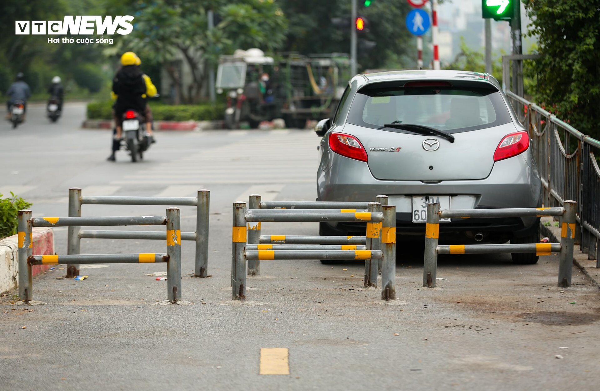 Cận cảnh 2 tuyến đường ở Hà Nội đề xuất thiết kế làn đường dành riêng cho xe đạp - Ảnh 12
