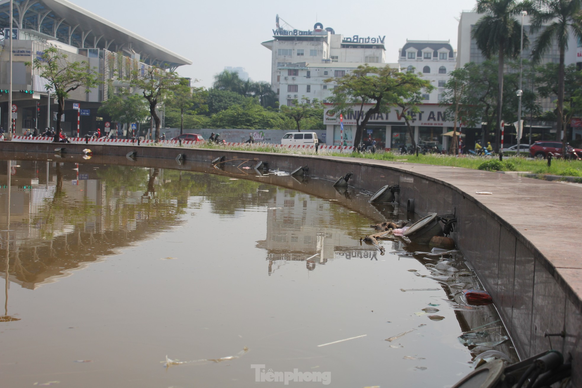 Công viên xấu trị giá hàng trăm tỷ nằm giữa hai quận ở Hà Nội - Ảnh 19