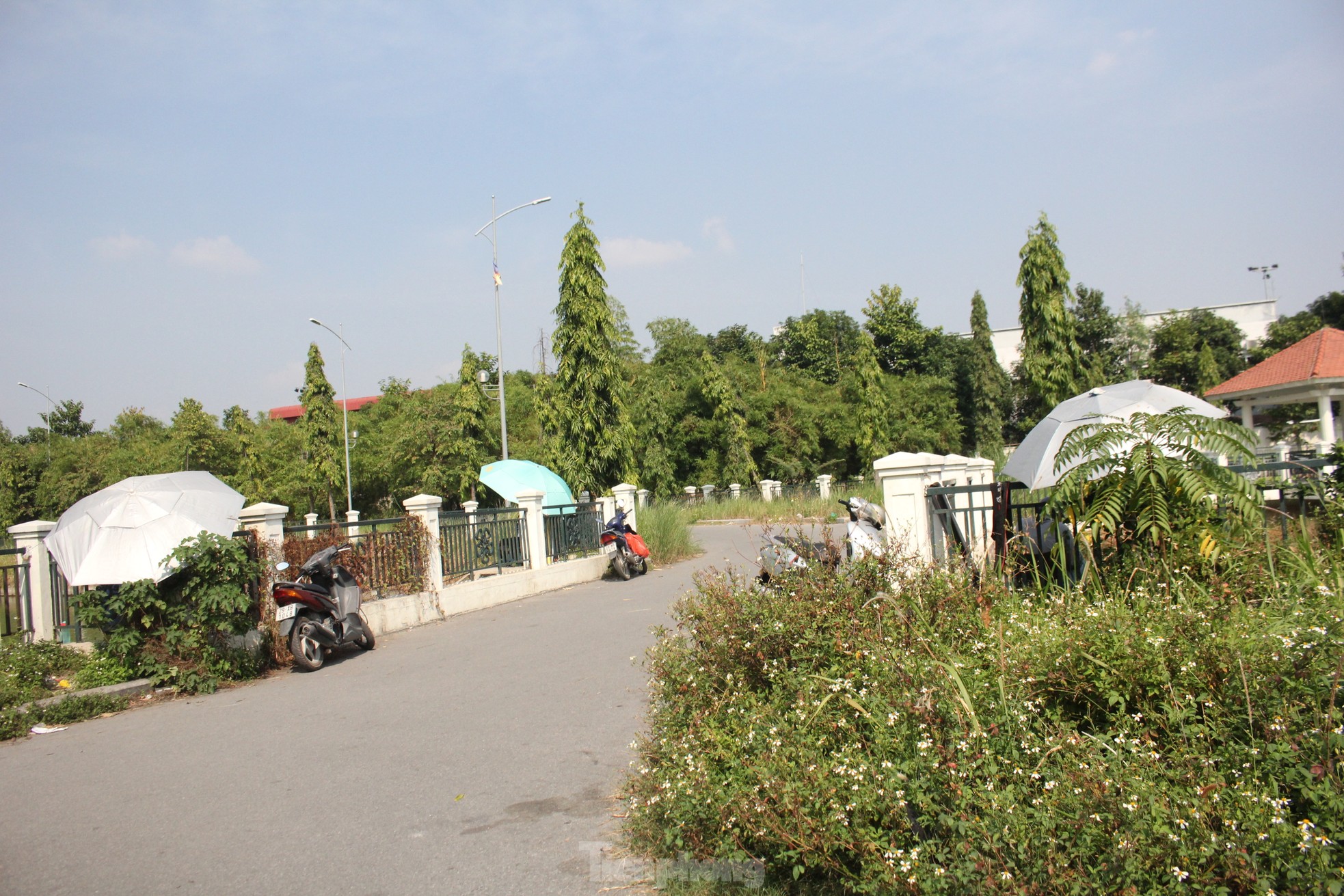 Công viên xấu xí trăm tỷ nằm giữa hai quận ở Hà Nội - Ảnh 29