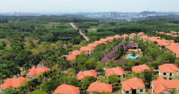 Cận cảnh biệt thự trăm tỷ đồng hoang tàn ở Quảng Ngãi