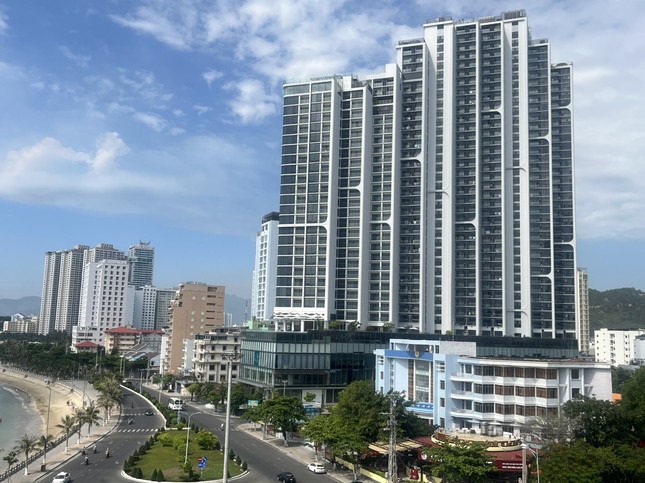 Chủ đầu tư bất ngờ cắt điện thang máy của 704 căn hộ ở Nha Trang - Ảnh 1